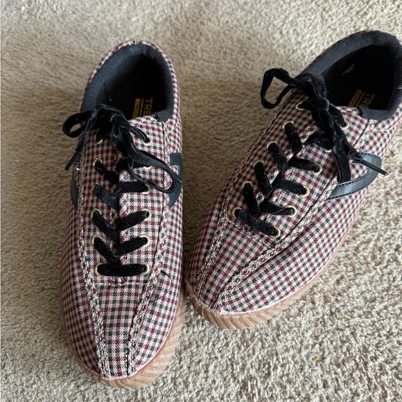 Tretorn Plaid Sneakers with Black Details - Picture 2 of 8